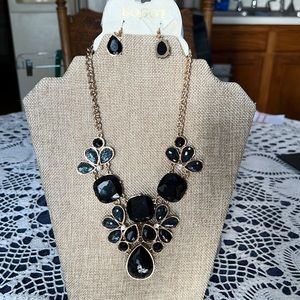BOGOT NECKLACE & EARRINGS SET GOLD CHAIN & TRIM BLACK STONES & RHINESTONES NET